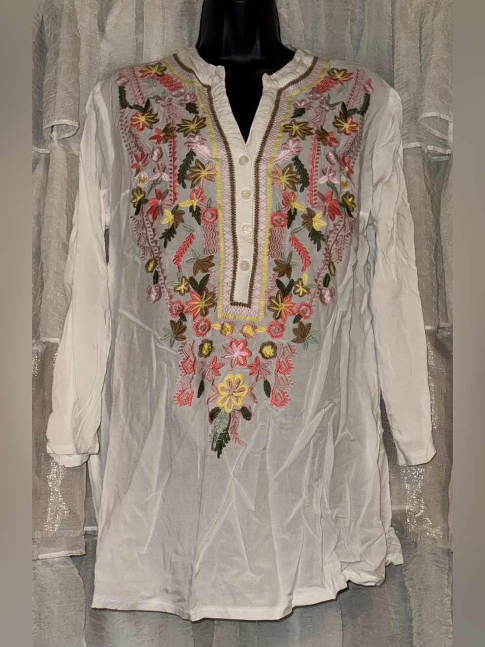Solitaire White Embroidered V-Neck Women's Top - Floral Detail